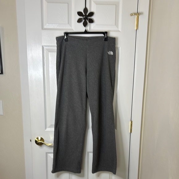 The North Face TKA100 Charcoal Fleece Pants for Cold Weather Wear Generous Med - Picture 1 of 14